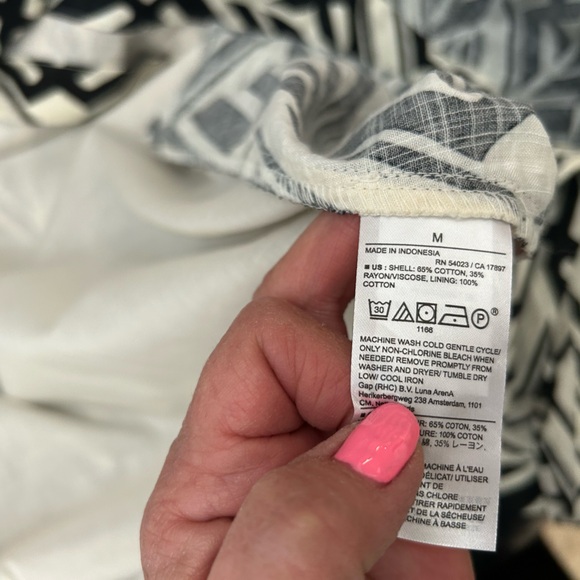 Banana Republic Black and White Geometric Dress - Picture 13 of 13